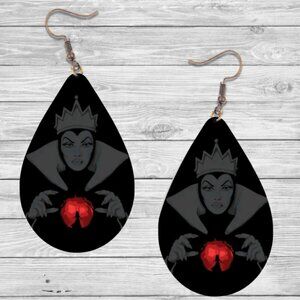 Snow White & the Seven Dwarfs Earrings: Evil Queen